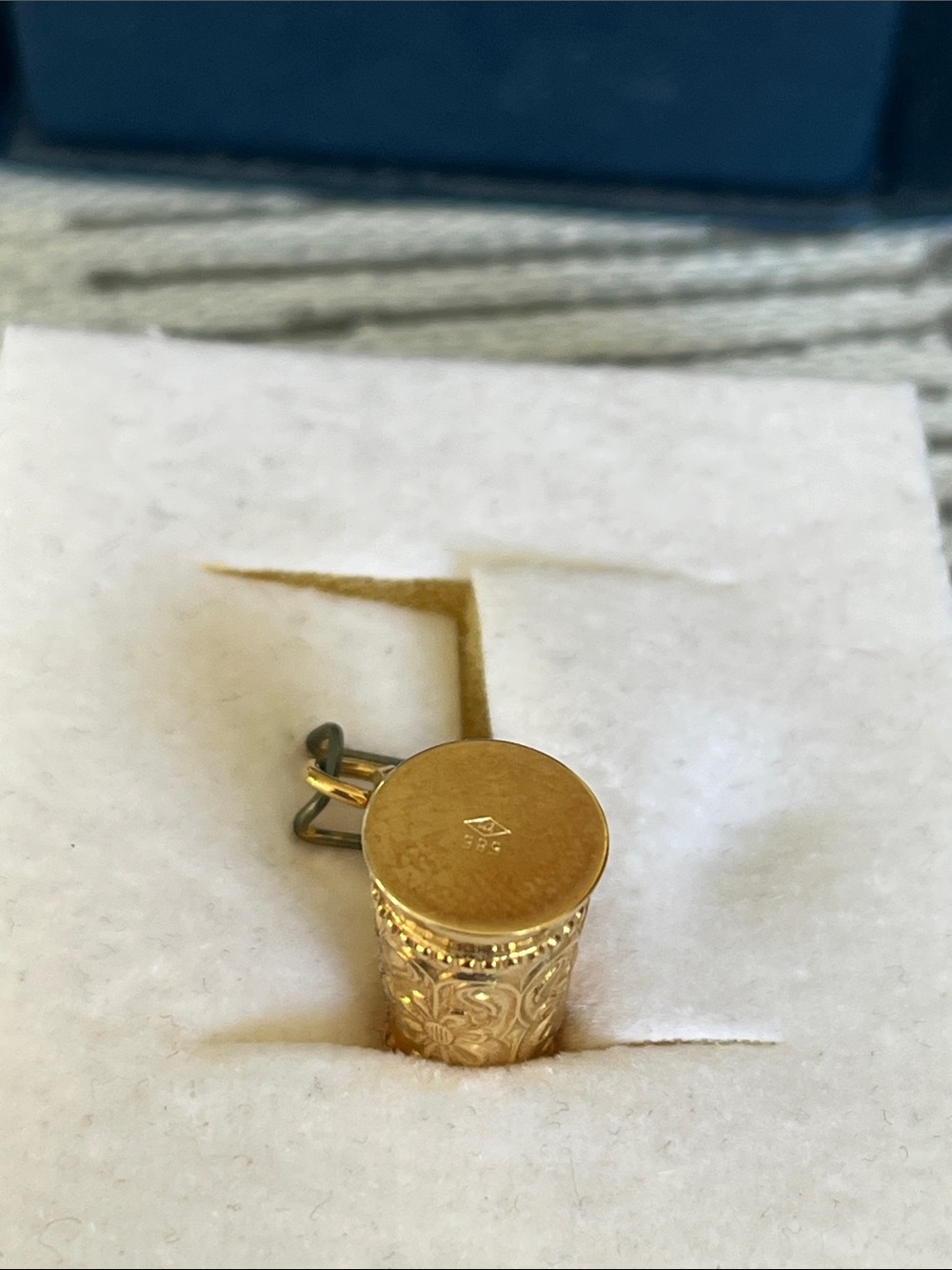 Juwelier Schneider Gold-tone Decorative Stein Charm in Navy Box - Picture 6 of 16